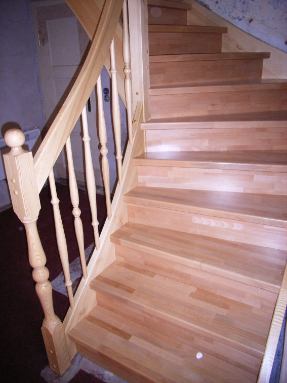 <p> </p><p> </p><p>edle Treppe</p>