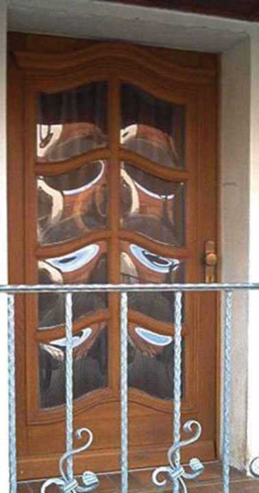 <p> </p><p> </p><p>Haustür</p>