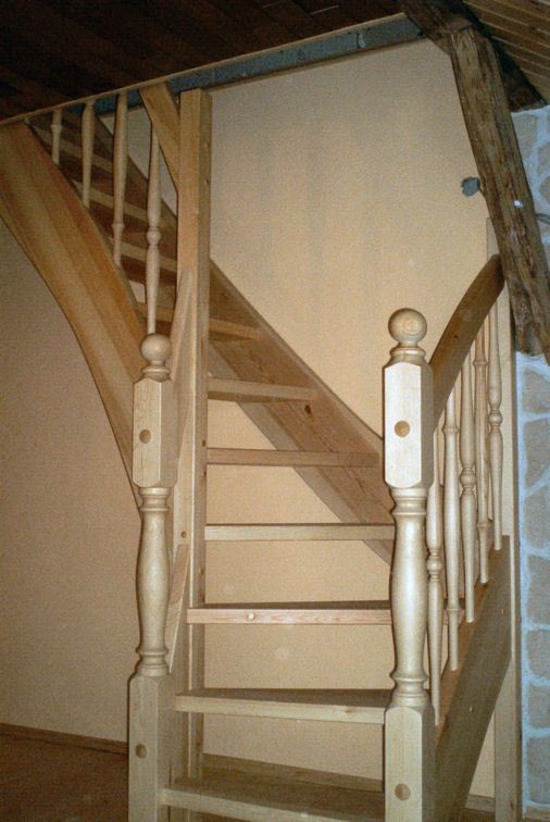 <p> </p><p> </p><p>Treppe</p>